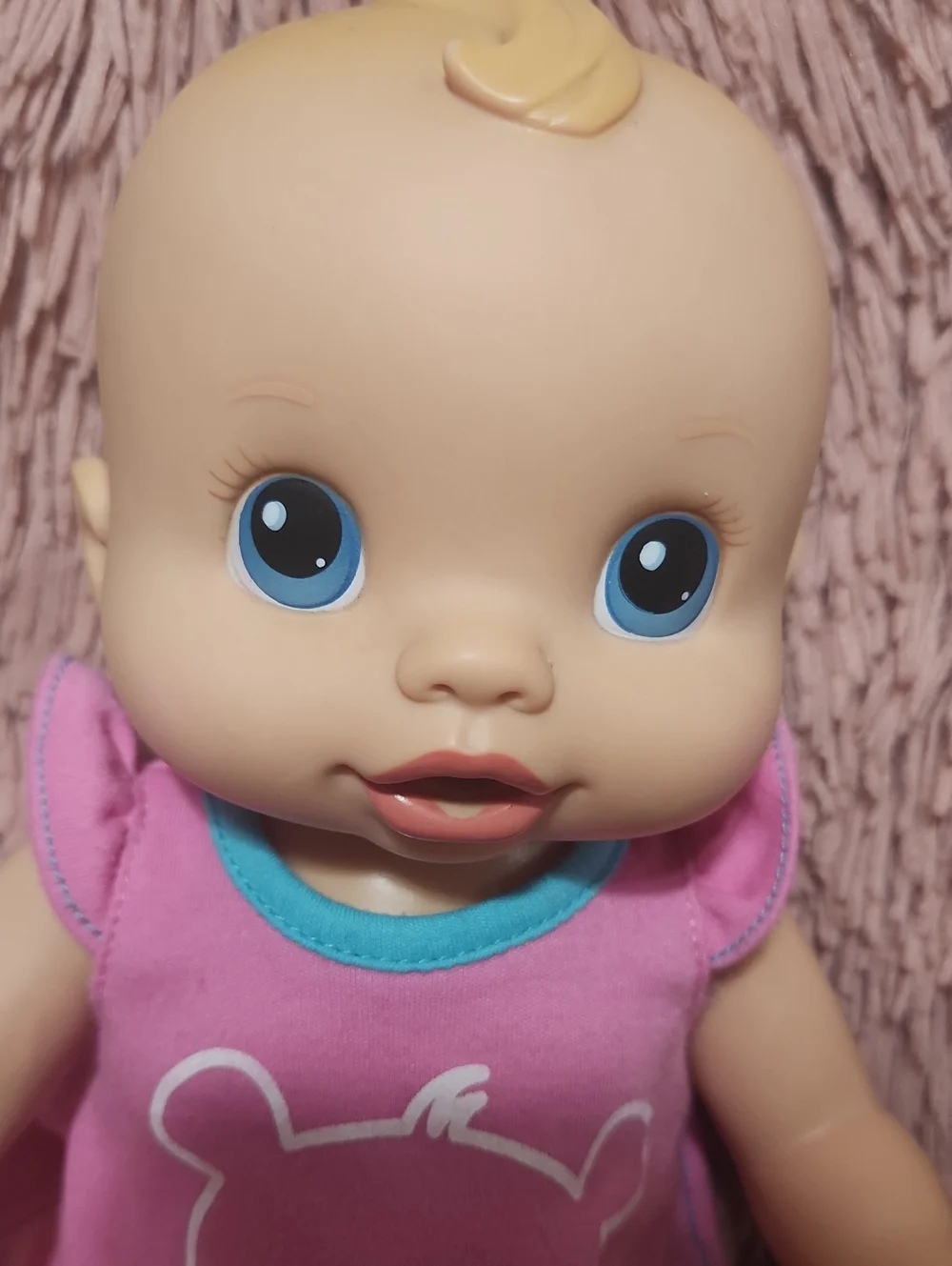 Hasbro 2006 Baby Alive Wets 'N Wiggles Girl Doll